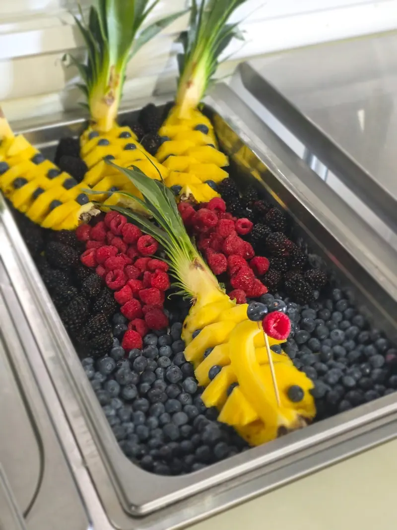 Pineapple fruit tray