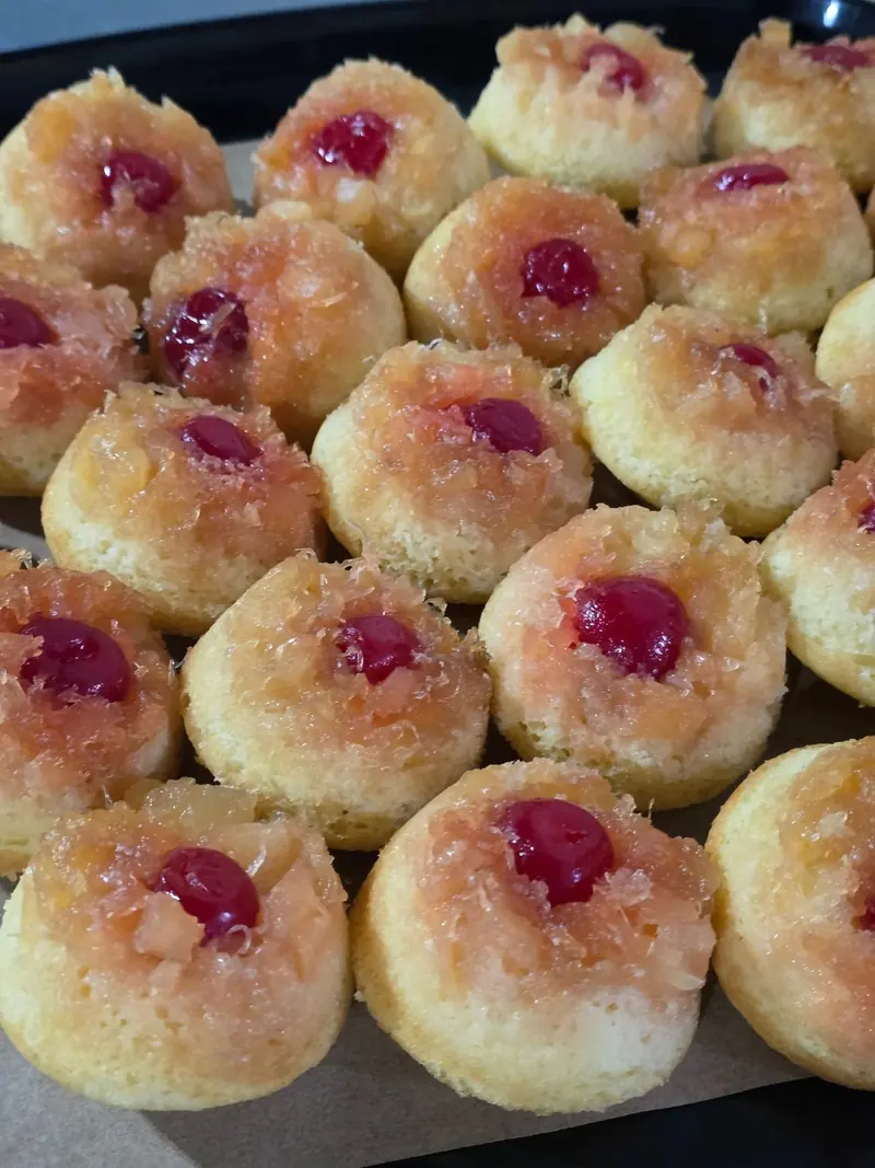 Jam-filled pastries